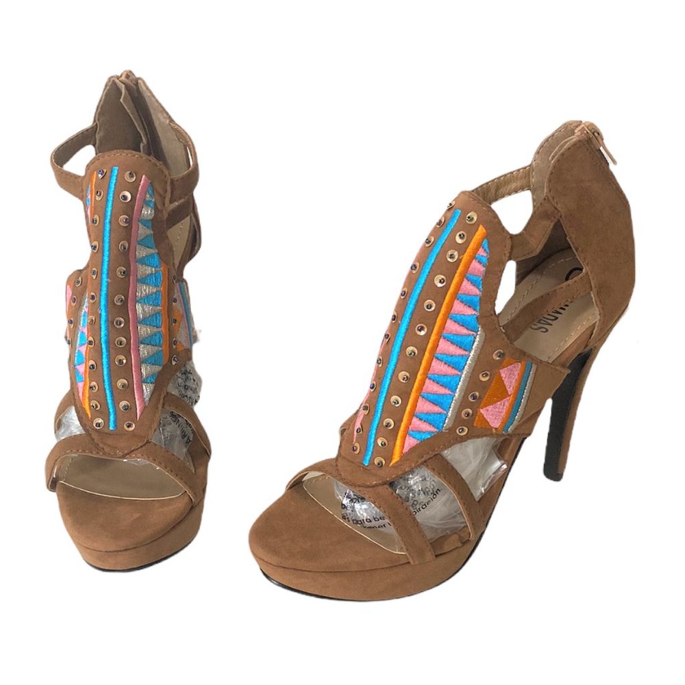 Womens Nomadas Heels Sandals size 6 Brown Geometric Open Toe Studded Suede NEW